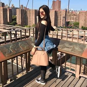 Meet your Posher, Camila